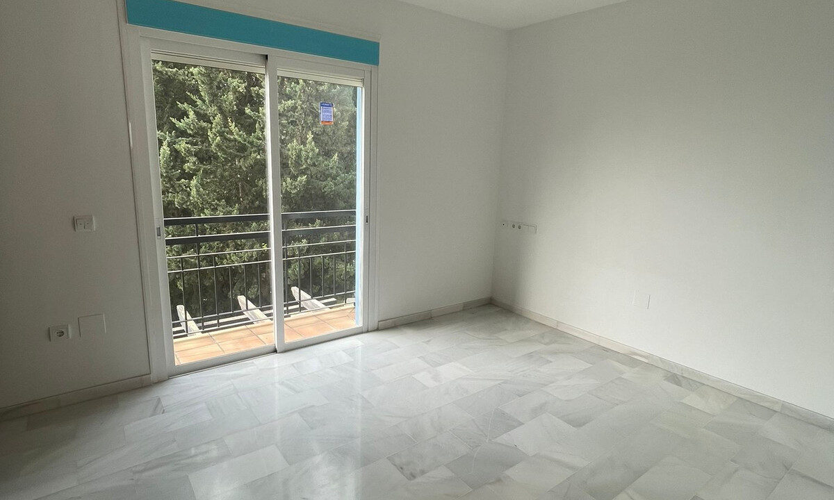 Townhouse for sale in Málaga Estepona Costa del Sol Spain - Jacques Olivier Marbella