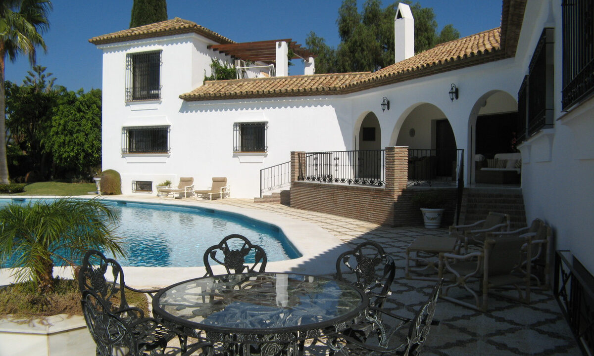 Detached Villa for sale in Málaga El Paraiso Costa del Sol Spain - Jacques Olivier Marbella