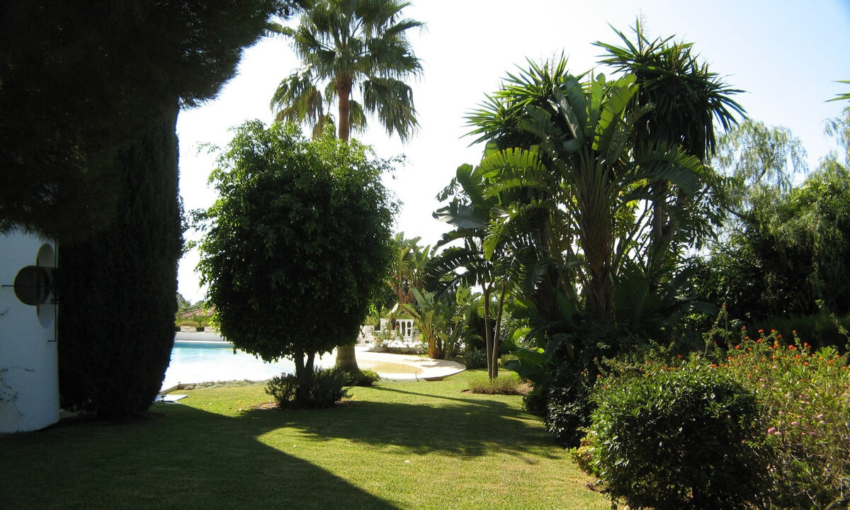 Detached Villa for sale in Málaga El Paraiso Costa del Sol Spain - Jacques Olivier Marbella