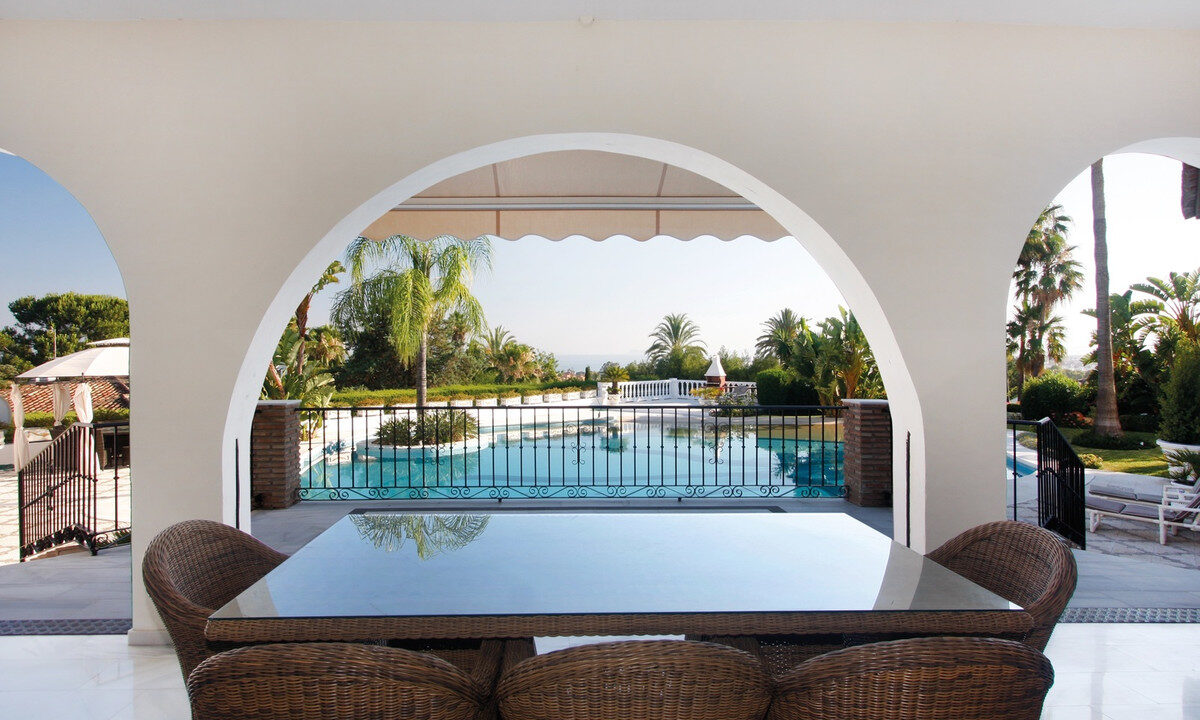 Detached Villa for sale in Málaga El Paraiso Costa del Sol Spain - Jacques Olivier Marbella