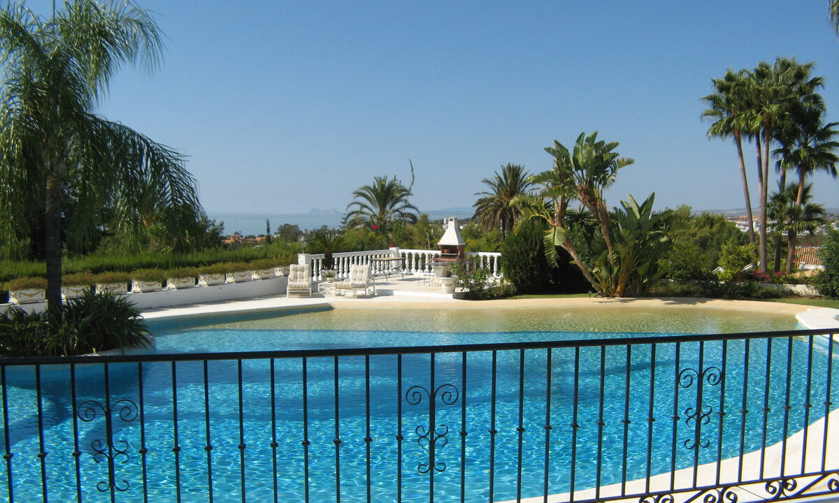 Detached Villa for sale in Málaga El Paraiso Costa del Sol Spain - Jacques Olivier Marbella