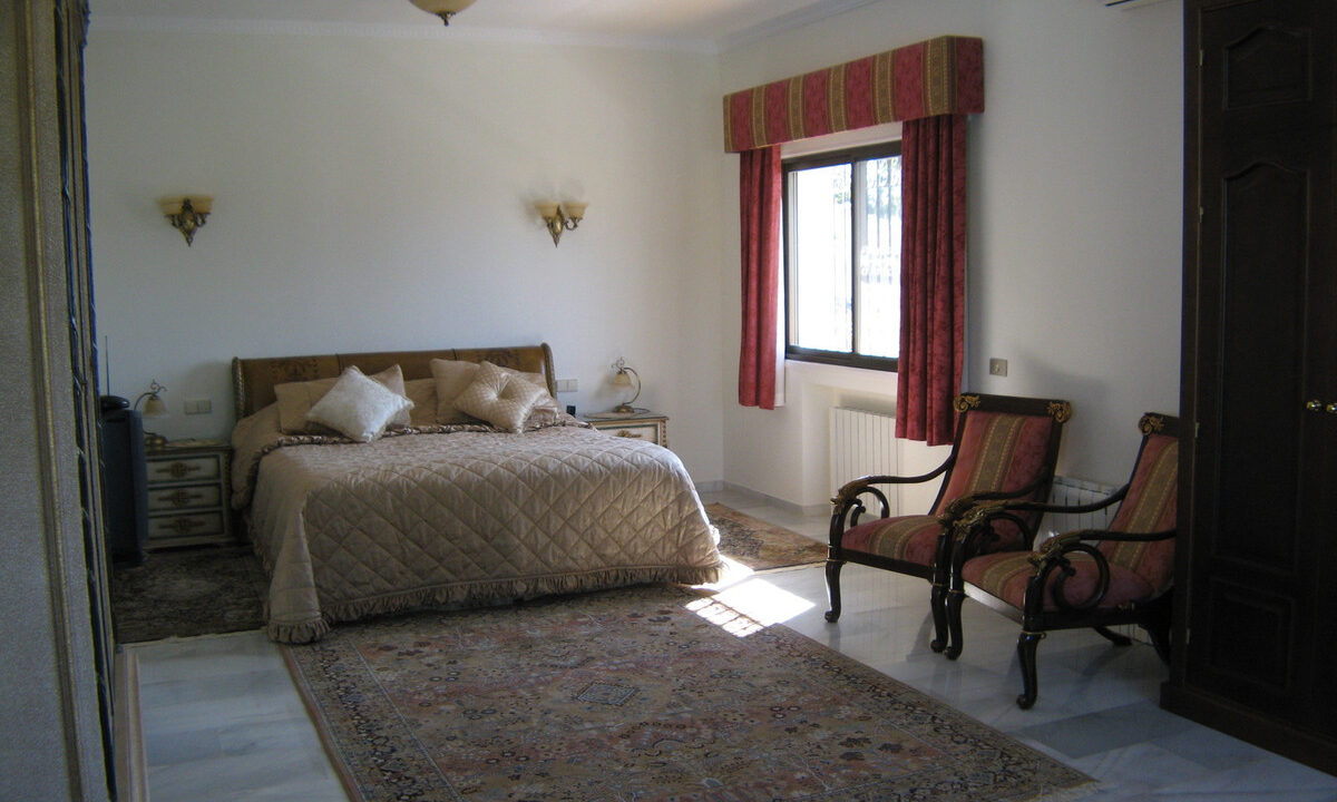 Detached Villa for sale in Málaga El Paraiso Costa del Sol Spain - Jacques Olivier Marbella