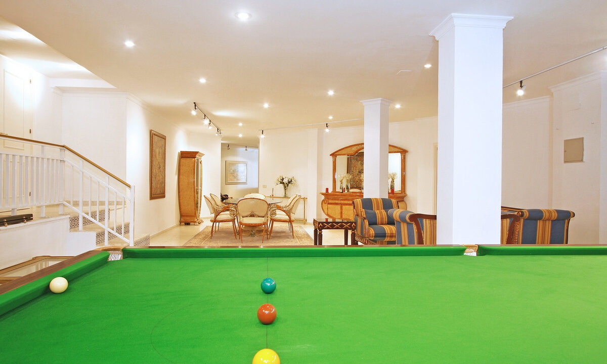 Detached Villa for sale in Málaga El Paraiso Costa del Sol Spain - Jacques Olivier Marbella