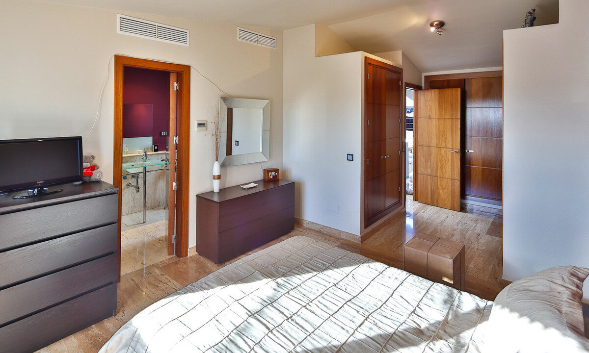 Restaurant for sale in Málaga Nueva Andalucía Costa del Sol Spain - Jacques Olivier Marbella