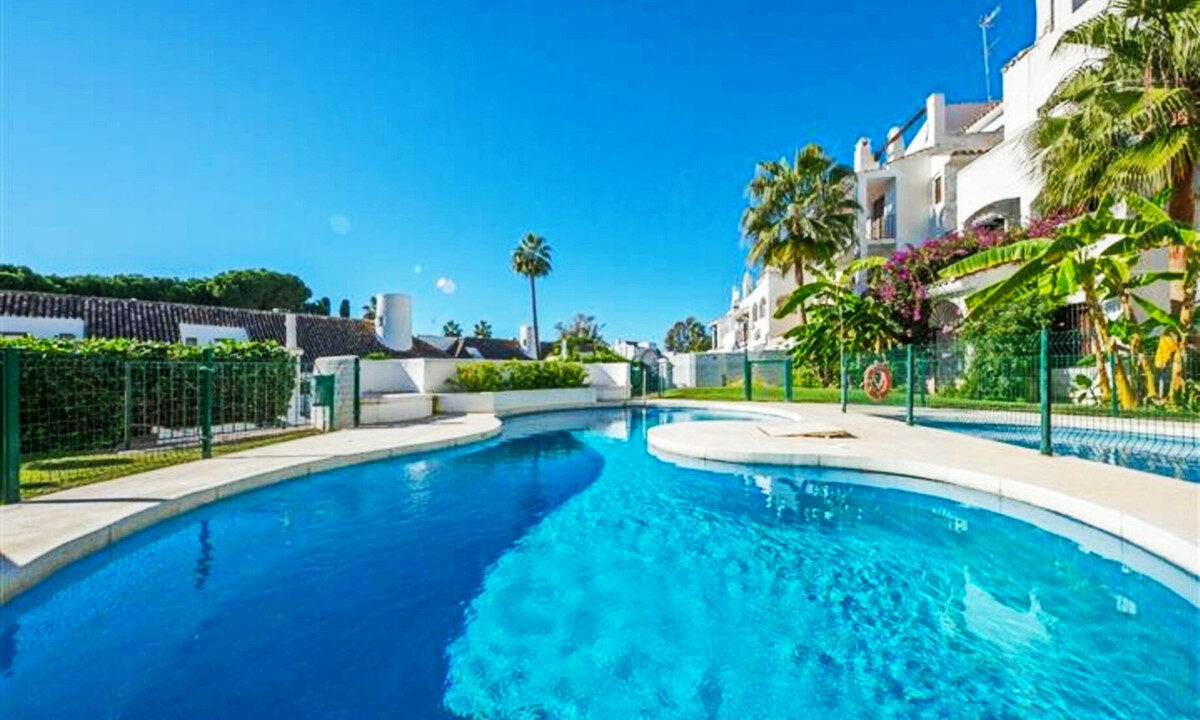 Middle Floor Apartment for sale in Málaga Puerto Banús Costa del Sol Spain - Jacques Olivier Marbella