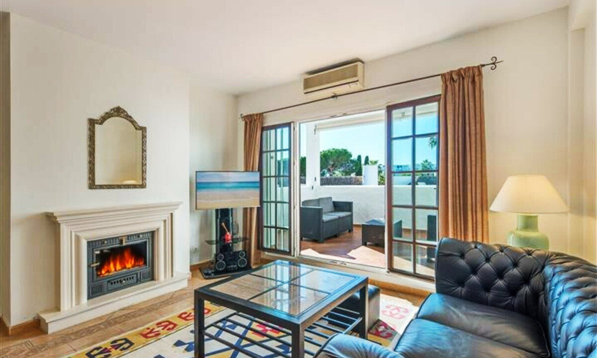 Middle Floor Apartment for sale in Málaga Puerto Banús Costa del Sol Spain - Jacques Olivier Marbella