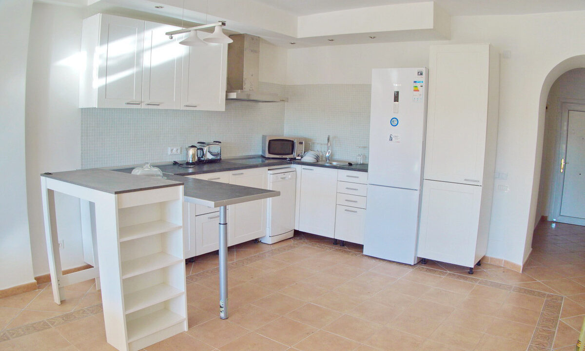 Middle Floor Apartment for sale in Málaga Puerto Banús Costa del Sol Spain - Jacques Olivier Marbella