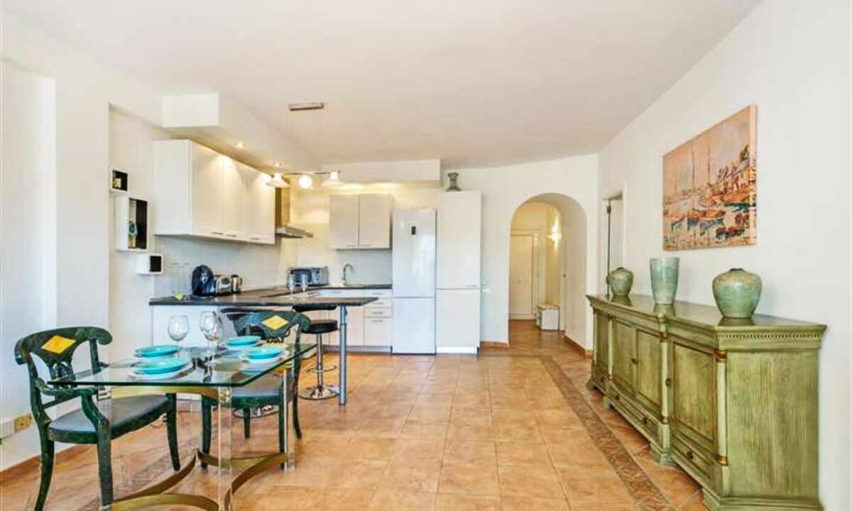 Middle Floor Apartment for sale in Málaga Puerto Banús Costa del Sol Spain - Jacques Olivier Marbella