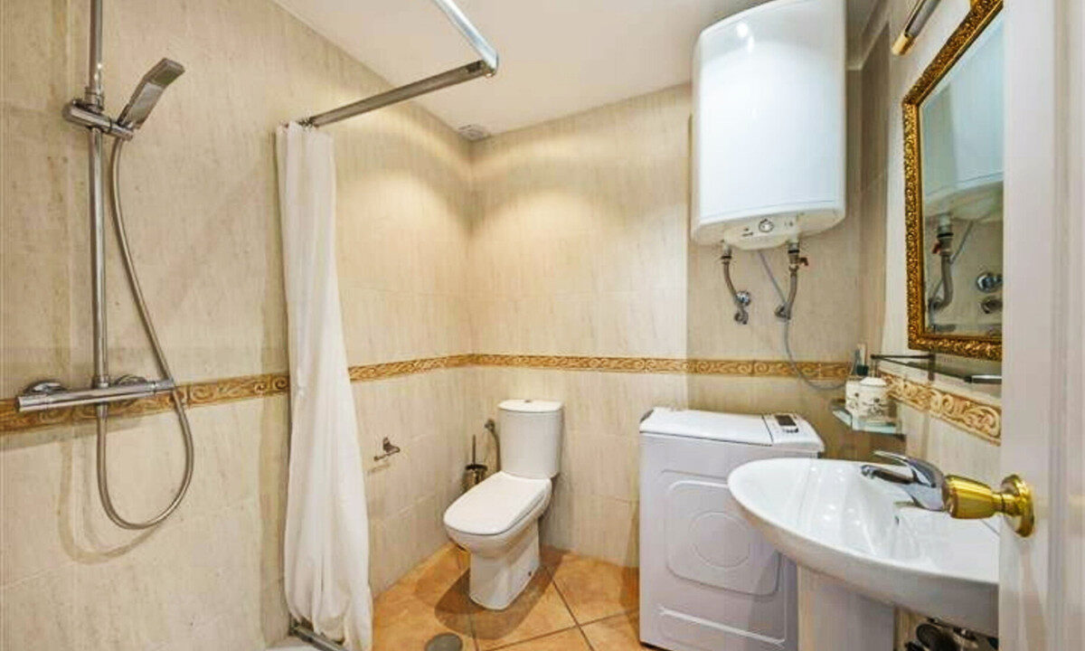 Middle Floor Apartment for sale in Málaga Puerto Banús Costa del Sol Spain - Jacques Olivier Marbella