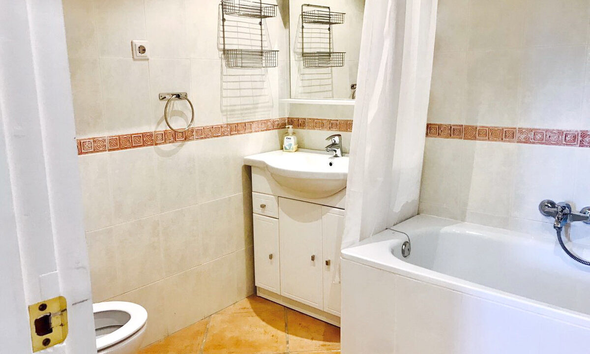 Middle Floor Apartment for sale in Málaga Puerto Banús Costa del Sol Spain - Jacques Olivier Marbella