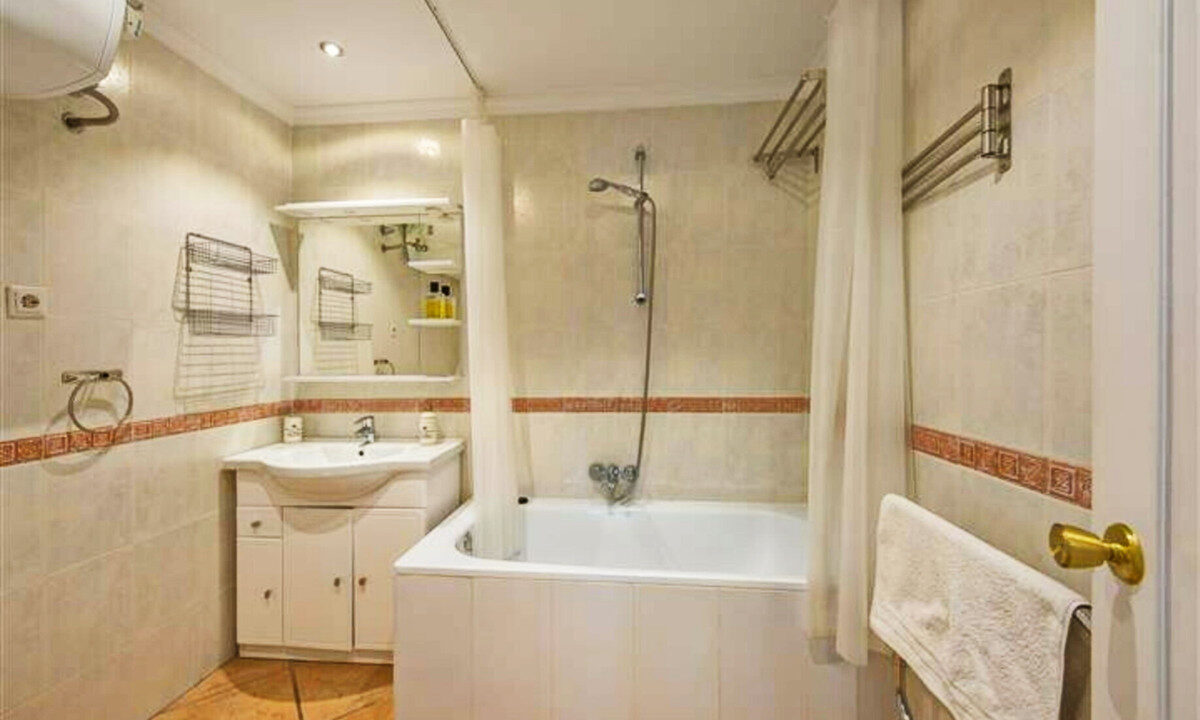 Middle Floor Apartment for sale in Málaga Puerto Banús Costa del Sol Spain - Jacques Olivier Marbella