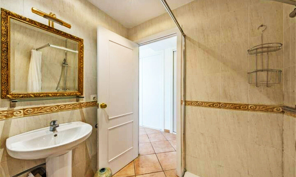 Middle Floor Apartment for sale in Málaga Puerto Banús Costa del Sol Spain - Jacques Olivier Marbella