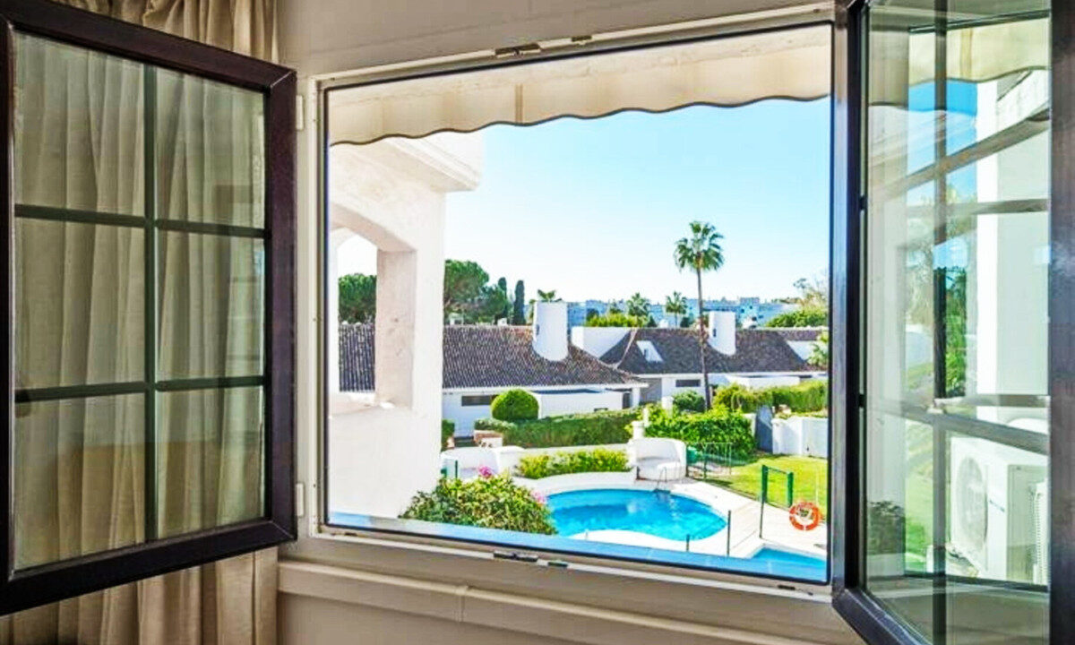 Middle Floor Apartment for sale in Málaga Puerto Banús Costa del Sol Spain - Jacques Olivier Marbella