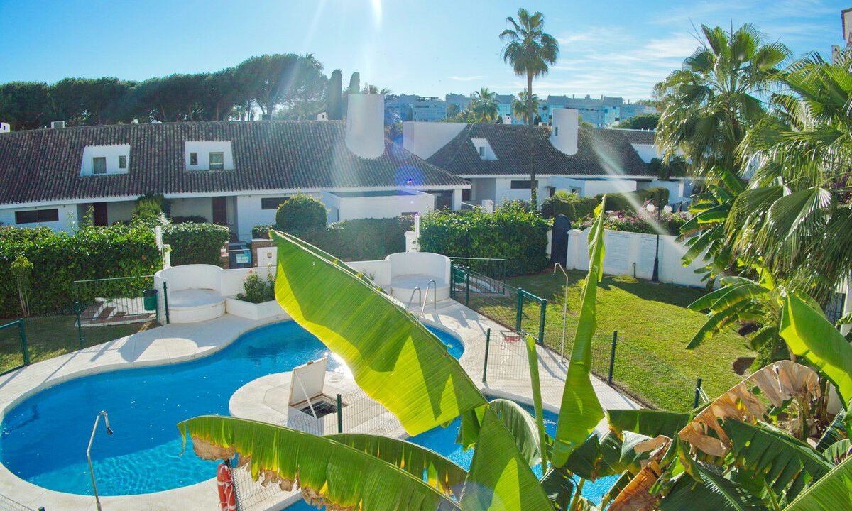 Middle Floor Apartment for sale in Málaga Puerto Banús Costa del Sol Spain - Jacques Olivier Marbella