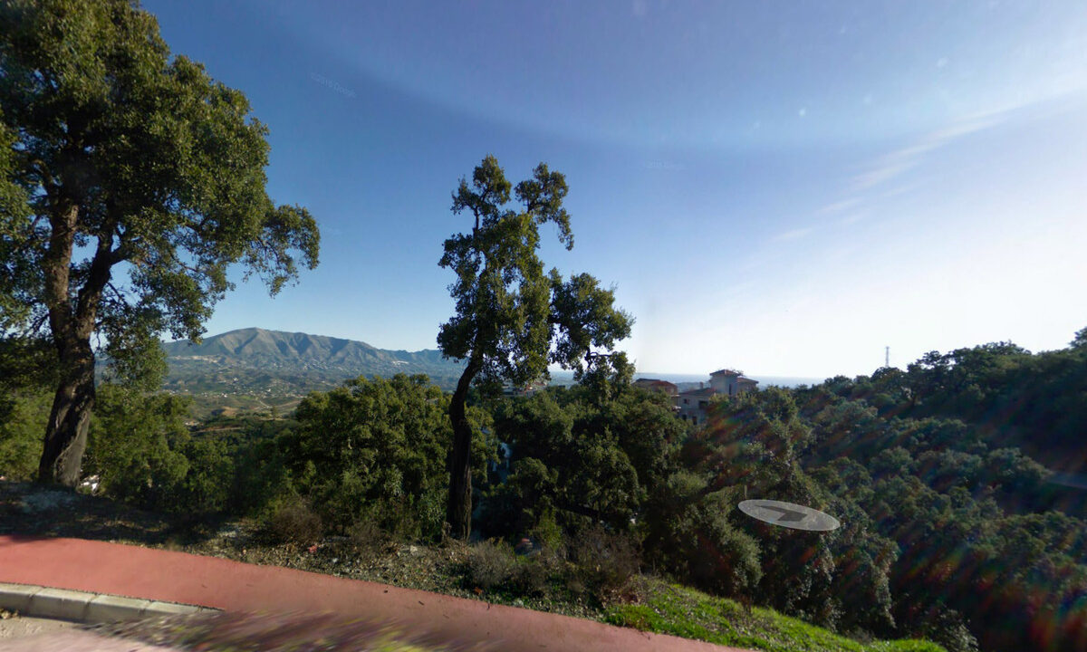 Residential Plot for sale in Málaga La Mairena Costa del Sol Spain - Jacques Olivier Marbella