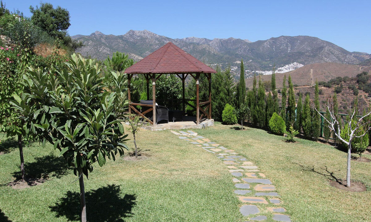 Detached Villa for sale in Málaga Altos de los Monteros Costa del Sol Spain - Jacques Olivier Marbella