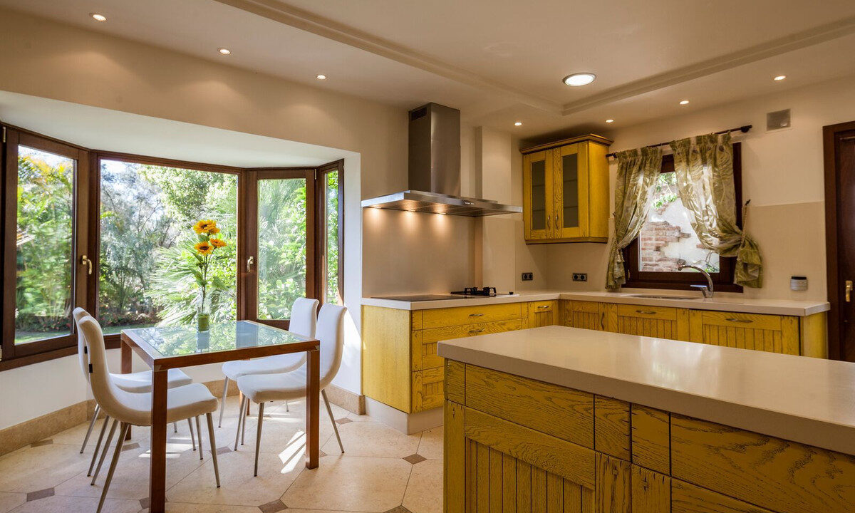 Detached Villa for sale in Málaga The Golden Mile Costa del Sol Spain - Jacques Olivier Marbella