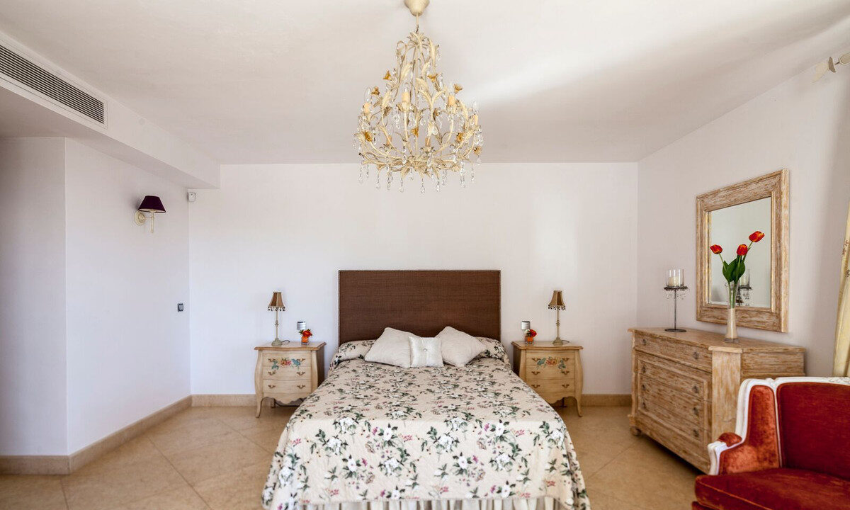 Detached Villa for sale in Málaga The Golden Mile Costa del Sol Spain - Jacques Olivier Marbella