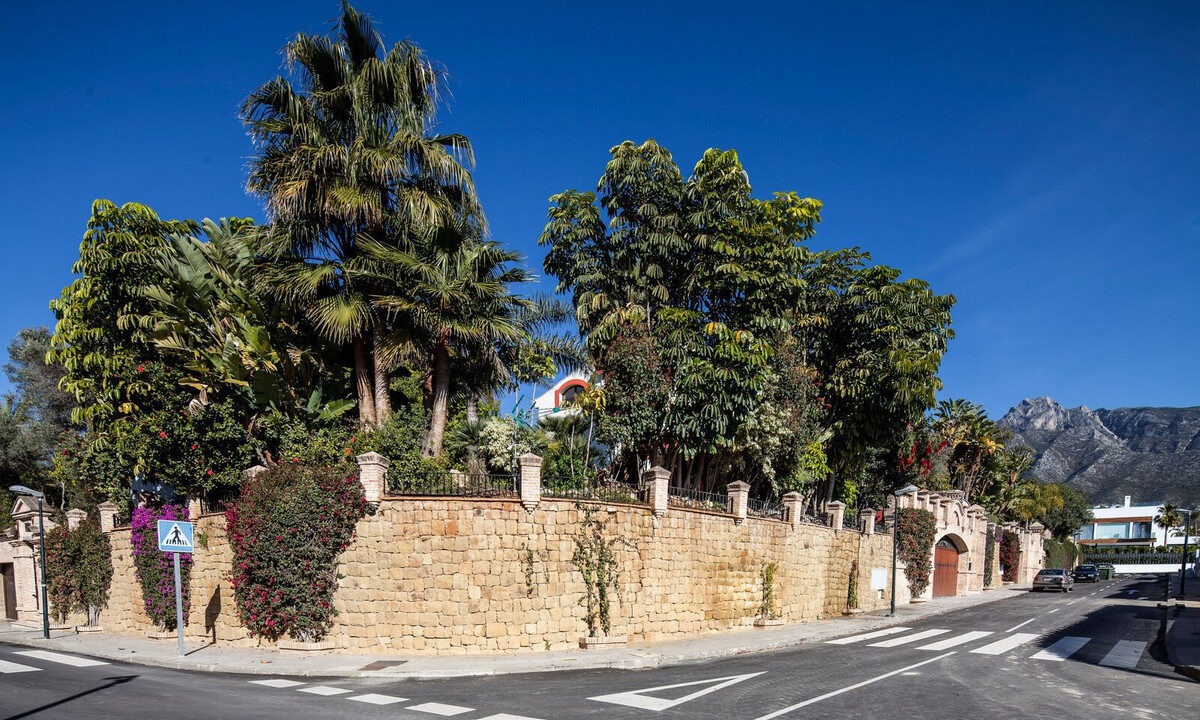 Detached Villa for sale in Málaga The Golden Mile Costa del Sol Spain - Jacques Olivier Marbella