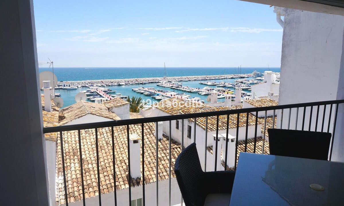 Middle Floor Apartment for sale in Málaga Puerto Banús Costa del Sol Spain - Jacques Olivier Marbella