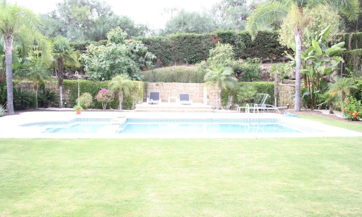 Detached Villa for sale in Málaga Puerto Banús Costa del Sol Spain - Jacques Olivier Marbella