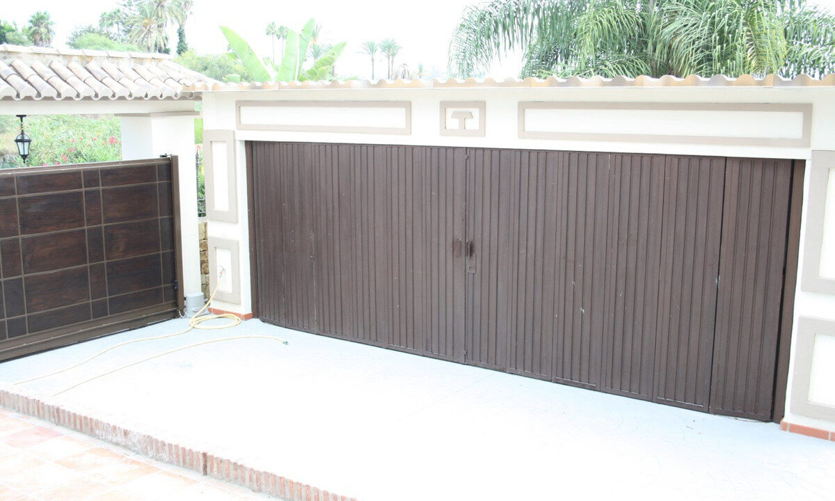 Detached Villa for sale in Málaga Puerto Banús Costa del Sol Spain - Jacques Olivier Marbella