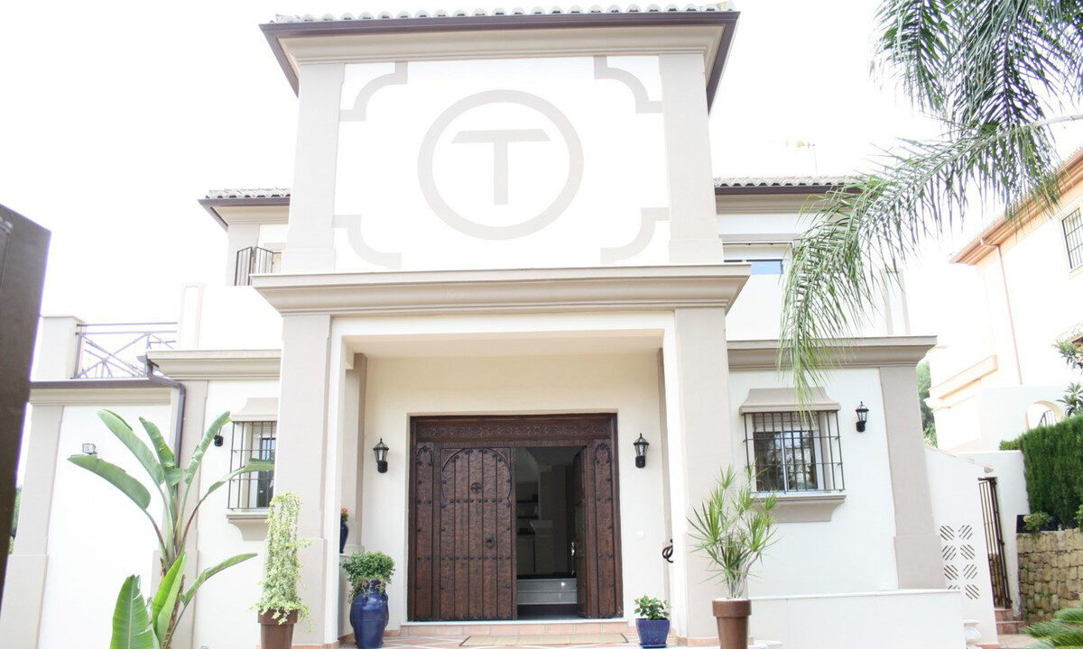 Detached Villa for sale in Málaga Puerto Banús Costa del Sol Spain - Jacques Olivier Marbella