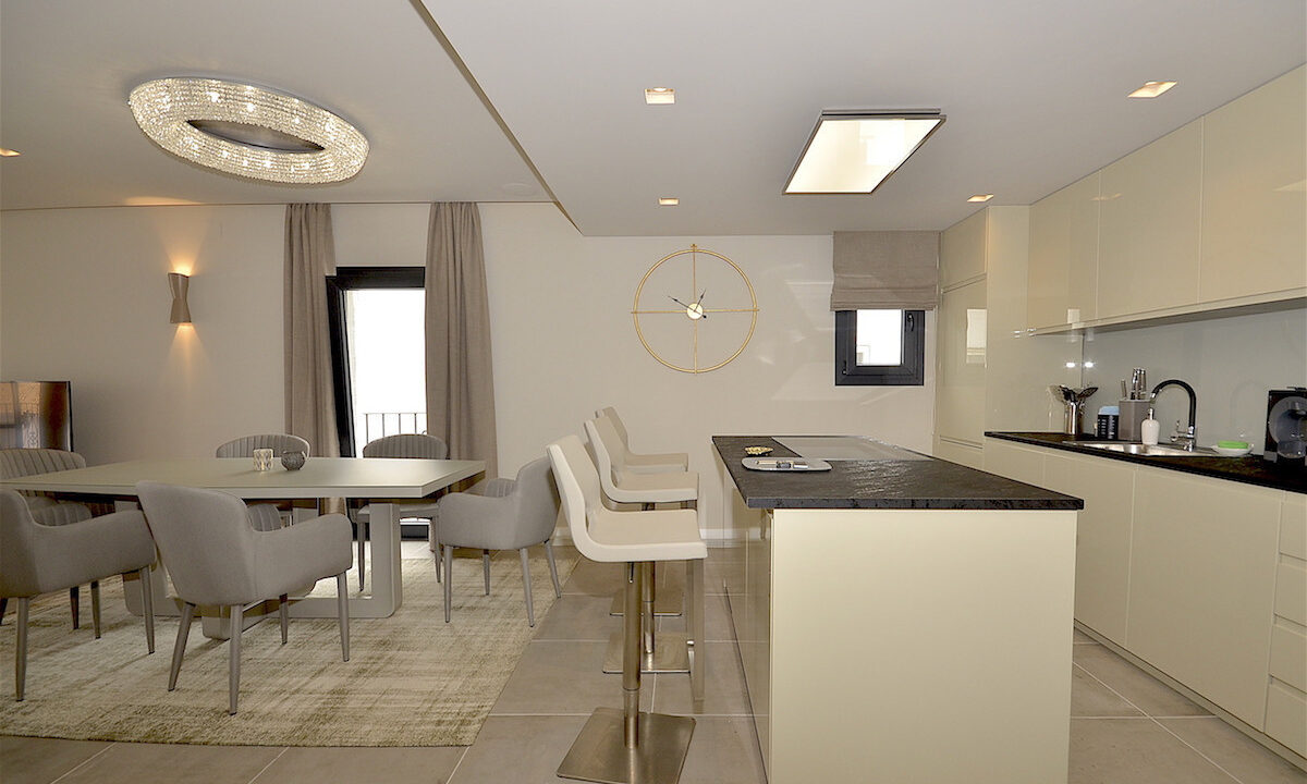 Middle Floor Apartment for sale in Málaga Puerto Banús Costa del Sol Spain - Jacques Olivier Marbella