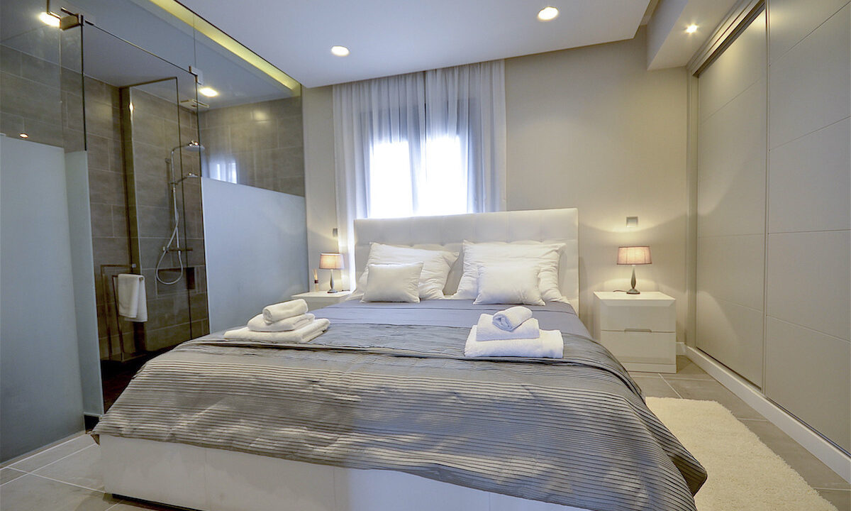 Middle Floor Apartment for sale in Málaga Puerto Banús Costa del Sol Spain - Jacques Olivier Marbella