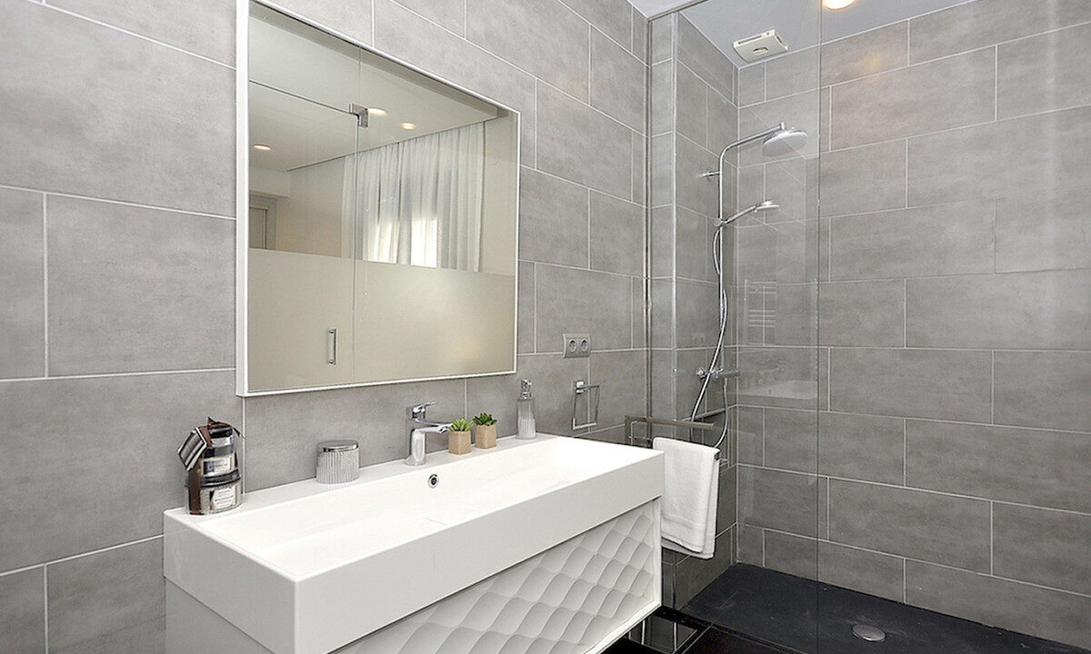 Middle Floor Apartment for sale in Málaga Puerto Banús Costa del Sol Spain - Jacques Olivier Marbella