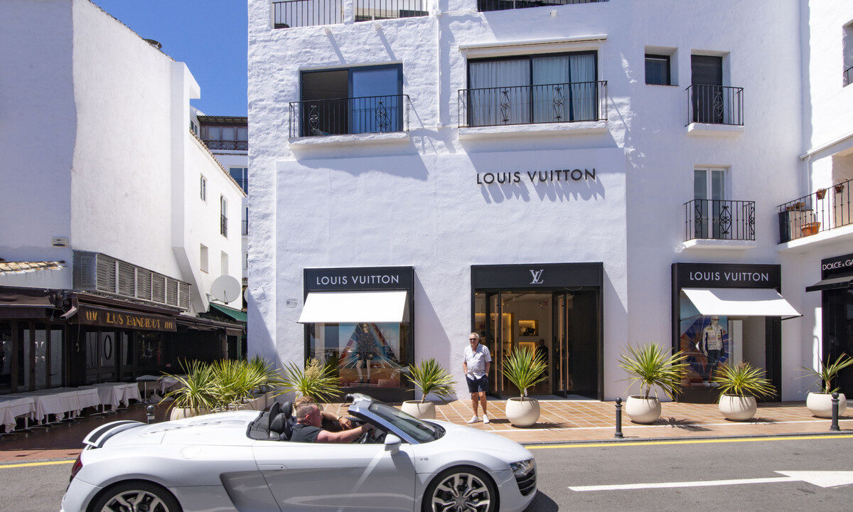 Middle Floor Apartment for sale in Málaga Puerto Banús Costa del Sol Spain - Jacques Olivier Marbella