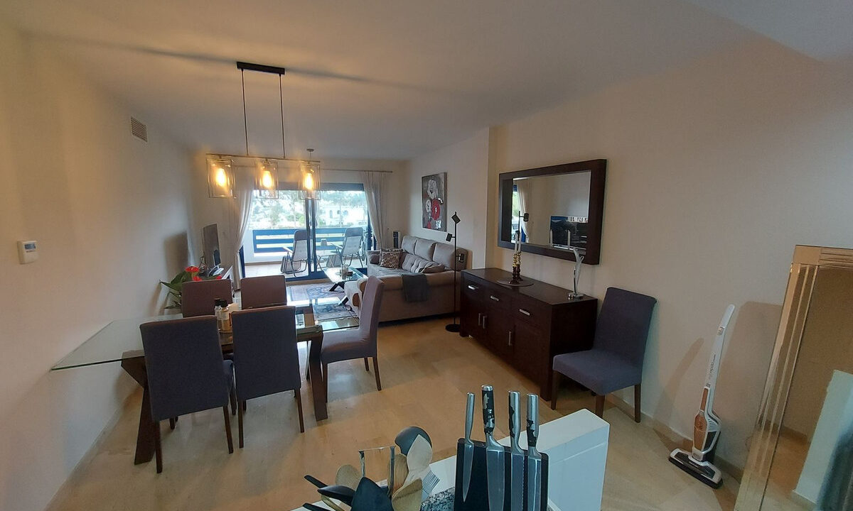 Middle Floor Apartment for sale in Málaga La Duquesa Costa del Sol Spain - Jacques Olivier Marbella