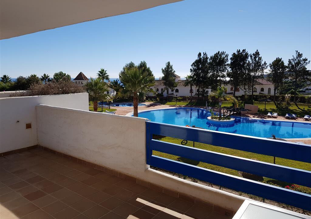 Middle Floor Apartment for sale in Málaga La Duquesa Costa del Sol Spain - Jacques Olivier Marbella