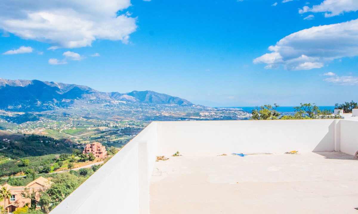 Detached Villa for sale in Málaga La Mairena Costa del Sol Spain - Jacques Olivier Marbella