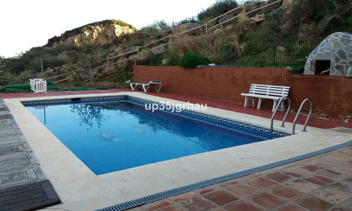 Detached Villa for sale in Málaga Estepona Costa del Sol Spain - Jacques Olivier Marbella