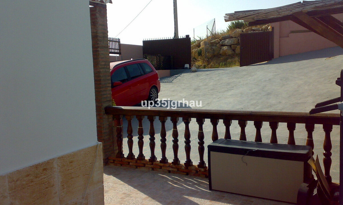 Detached Villa for sale in Málaga Estepona Costa del Sol Spain - Jacques Olivier Marbella