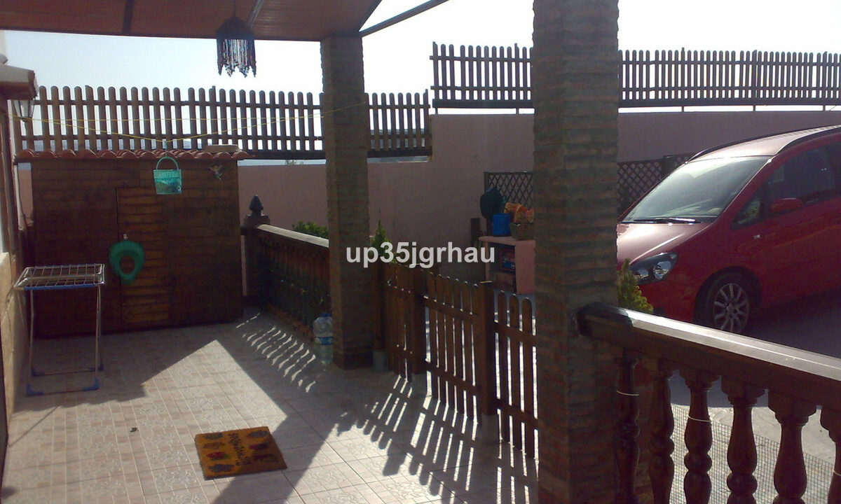 Detached Villa for sale in Málaga Estepona Costa del Sol Spain - Jacques Olivier Marbella