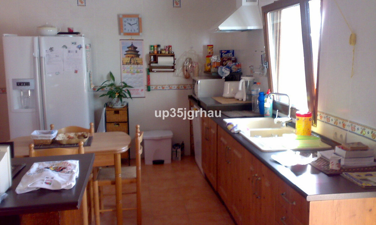 Detached Villa for sale in Málaga Estepona Costa del Sol Spain - Jacques Olivier Marbella