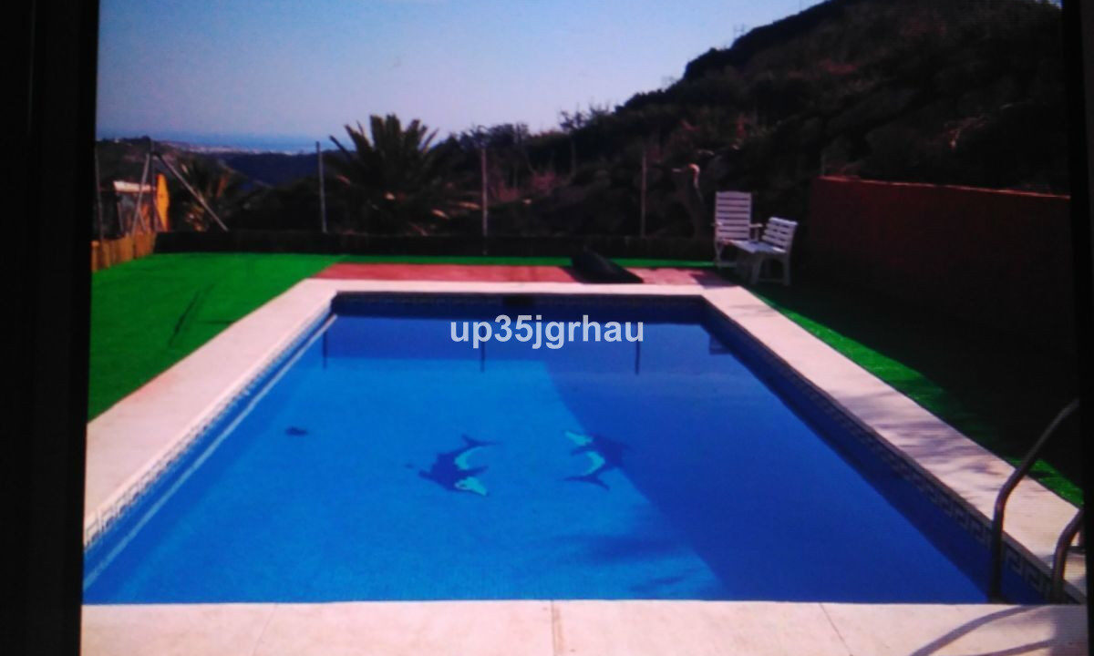 Detached Villa for sale in Málaga Estepona Costa del Sol Spain - Jacques Olivier Marbella