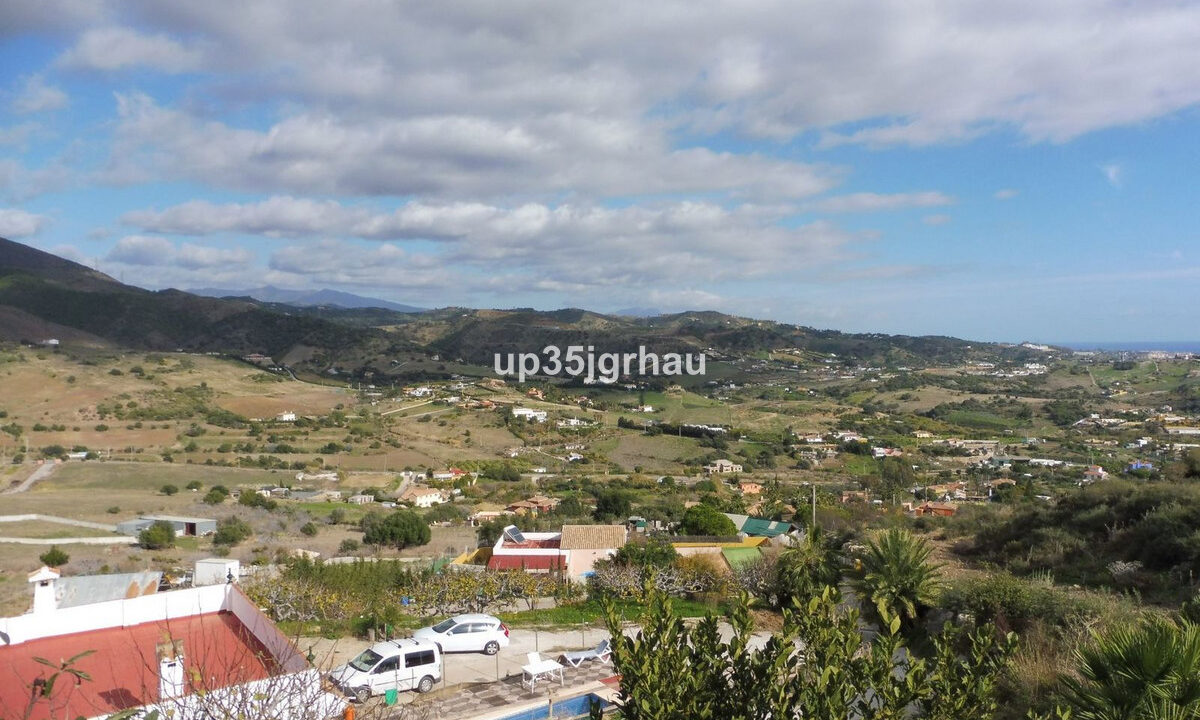 Detached Villa for sale in Málaga Estepona Costa del Sol Spain - Jacques Olivier Marbella