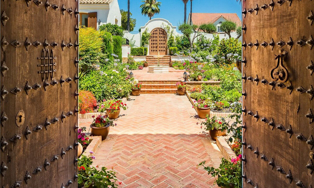 Detached Villa for sale in Cádiz Sotogrande Alto Costa del Sol Spain - Jacques Olivier Marbella