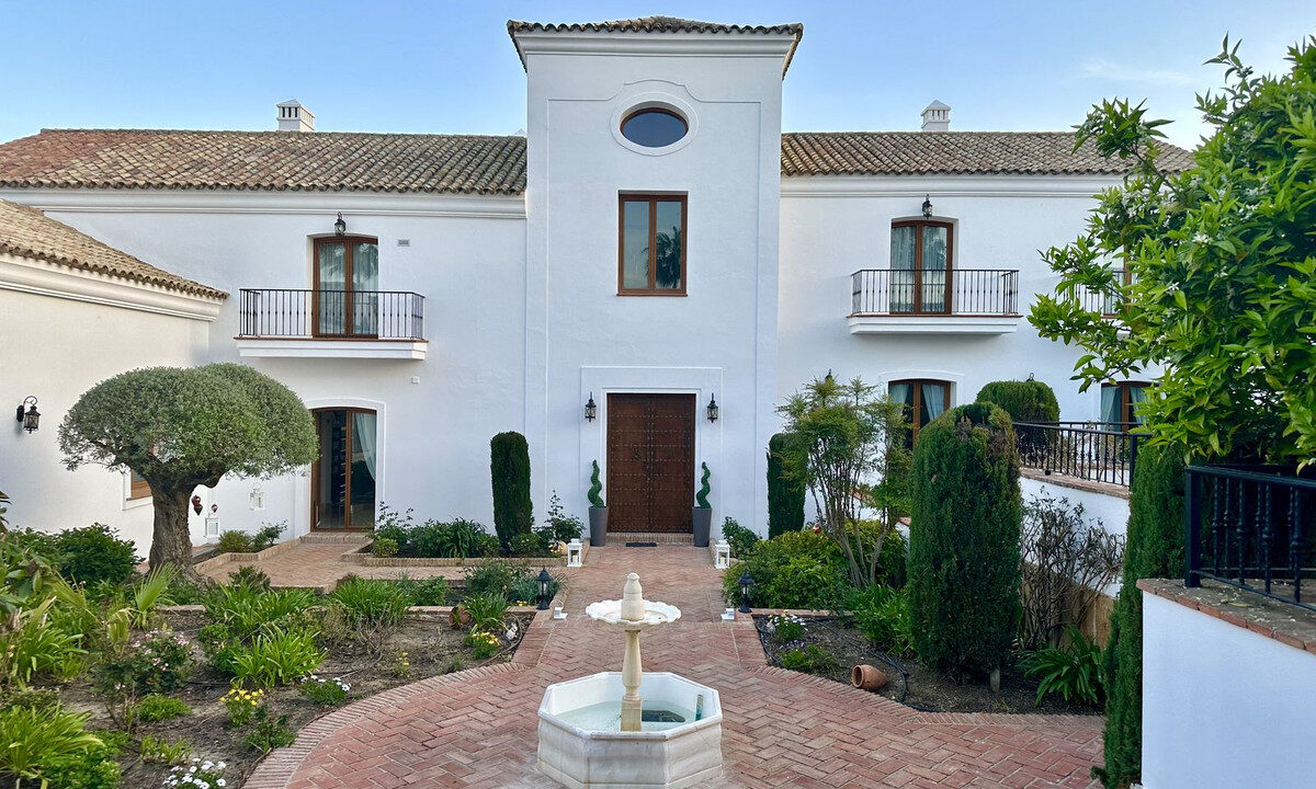Detached Villa for sale in Cádiz Sotogrande Alto Costa del Sol Spain - Jacques Olivier Marbella