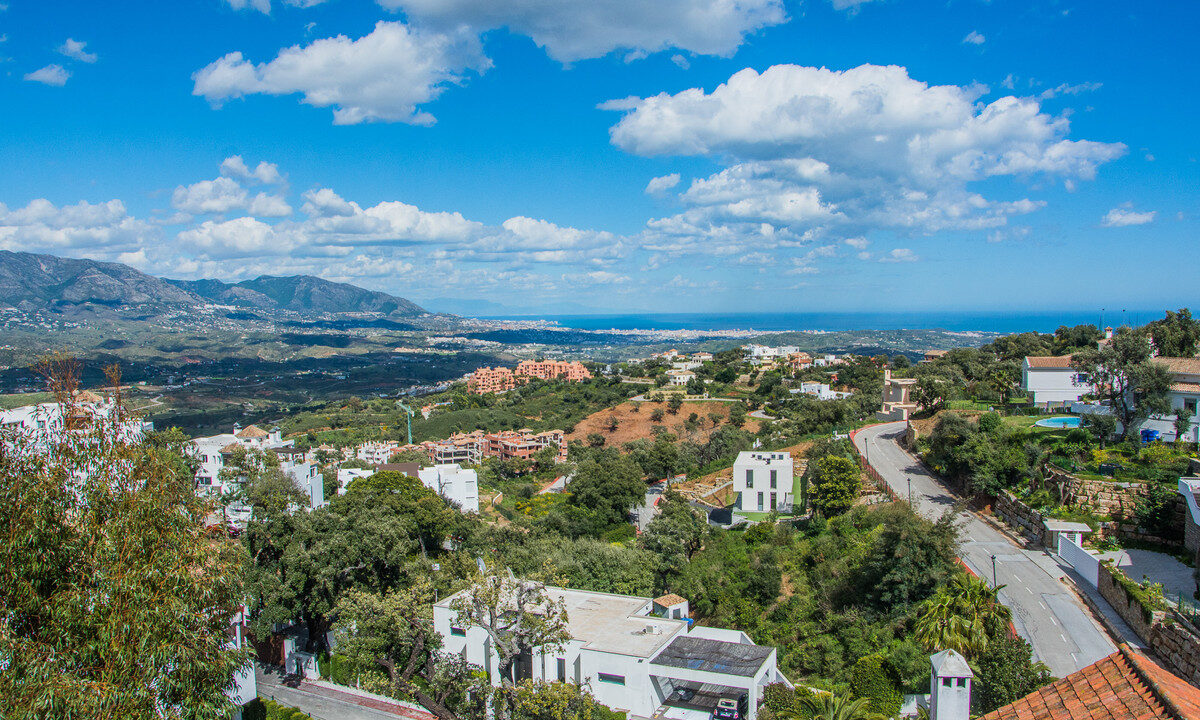 Residential Plot for sale in Málaga La Mairena Costa del Sol Spain - Jacques Olivier Marbella