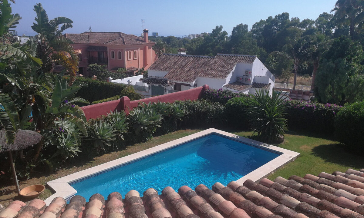 Detached Villa for sale in Málaga Estepona Costa del Sol Spain - Jacques Olivier Marbella