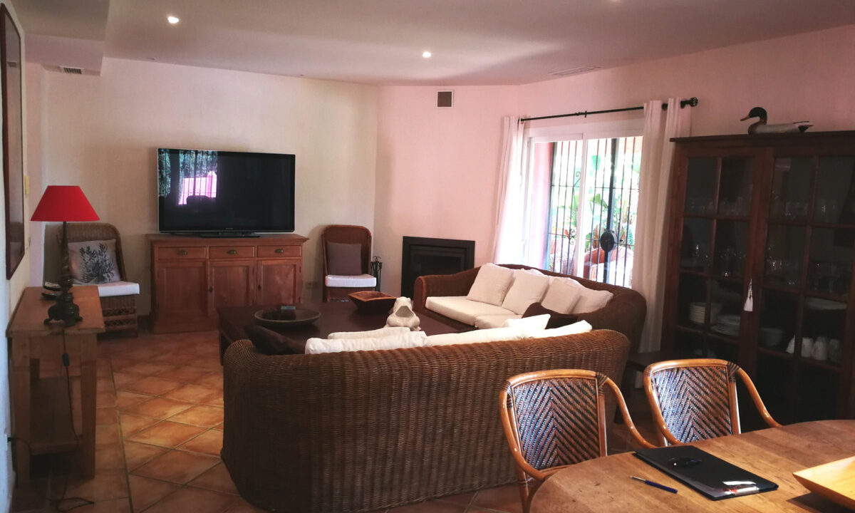 Detached Villa for sale in Málaga Estepona Costa del Sol Spain - Jacques Olivier Marbella