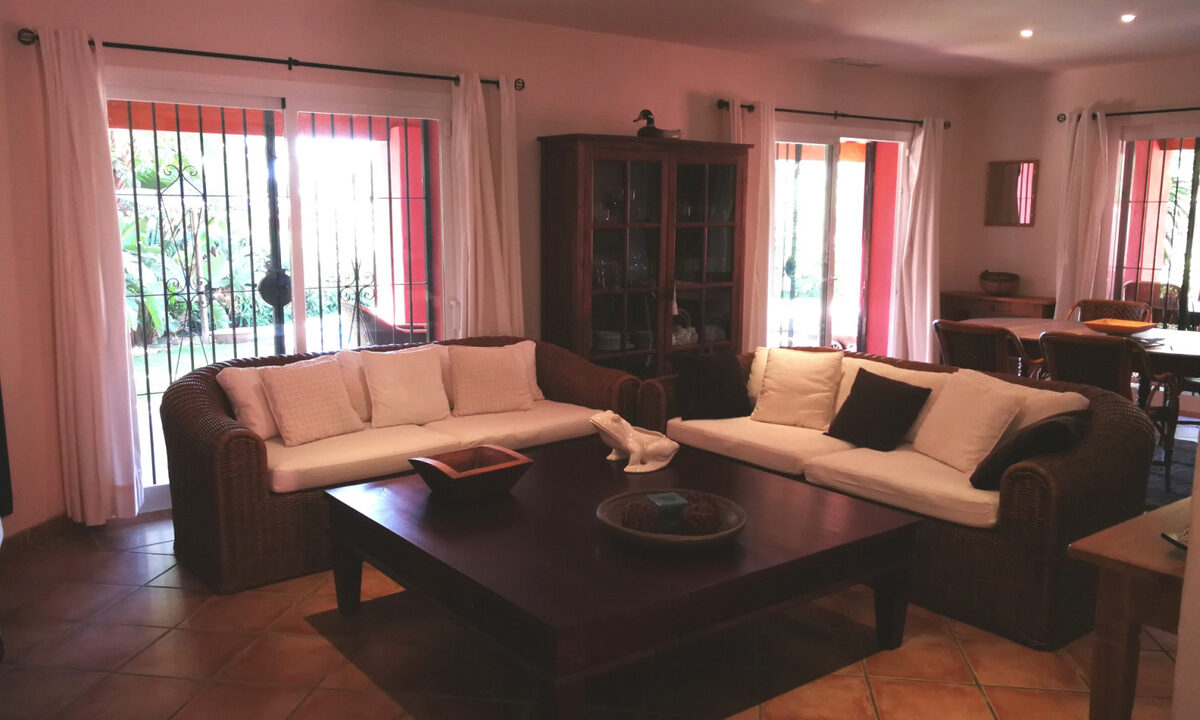 Detached Villa for sale in Málaga Estepona Costa del Sol Spain - Jacques Olivier Marbella