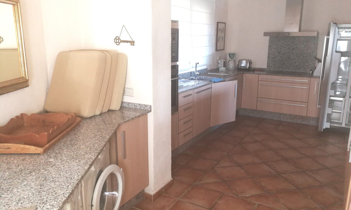 Detached Villa for sale in Málaga Estepona Costa del Sol Spain - Jacques Olivier Marbella