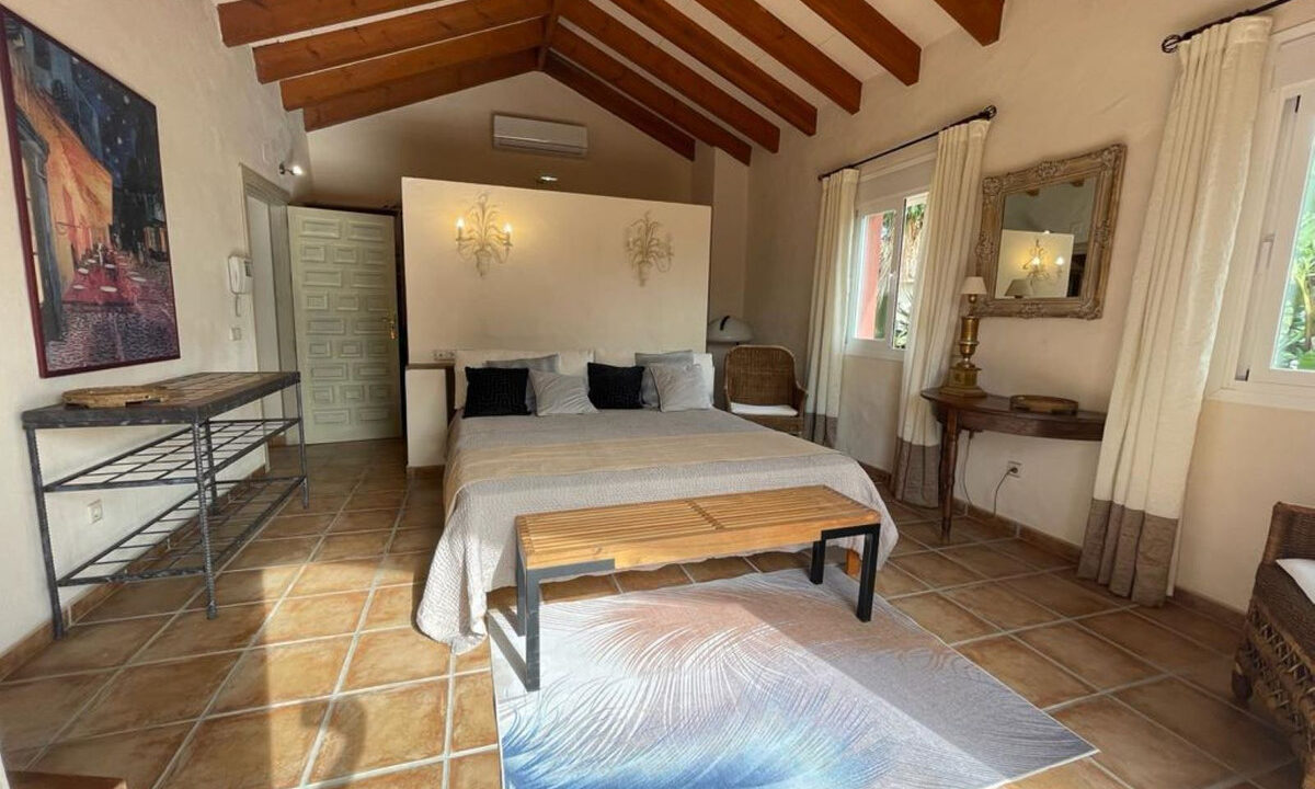 Detached Villa for sale in Málaga Estepona Costa del Sol Spain - Jacques Olivier Marbella