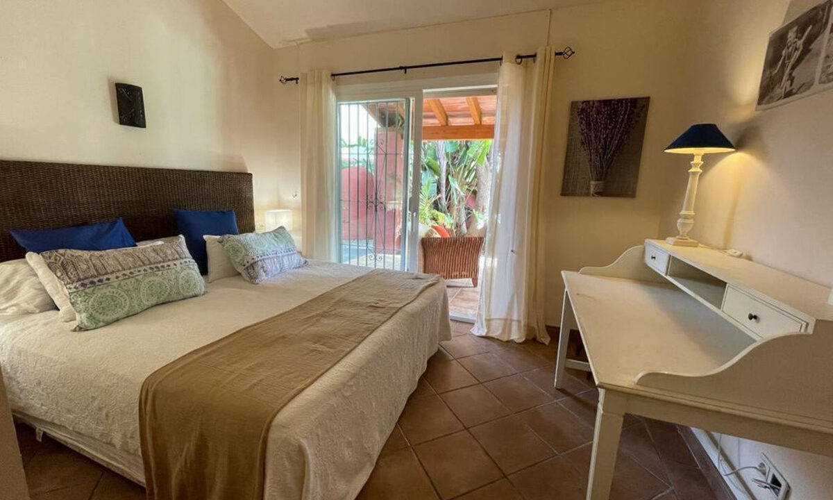 Detached Villa for sale in Málaga Estepona Costa del Sol Spain - Jacques Olivier Marbella