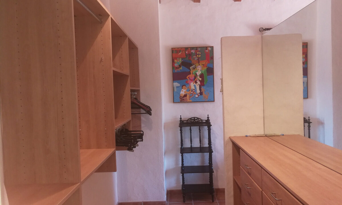 Detached Villa for sale in Málaga Estepona Costa del Sol Spain - Jacques Olivier Marbella